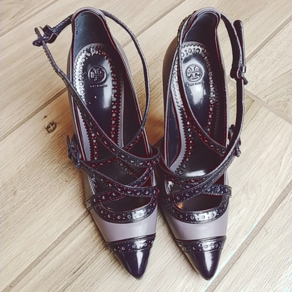 Tory Burch | Strappy Taupe & Black heels